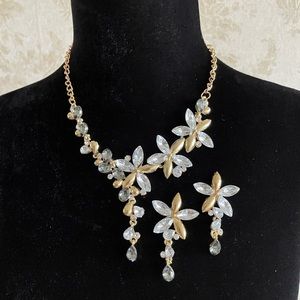 BNWT fashion necklace & earrings set